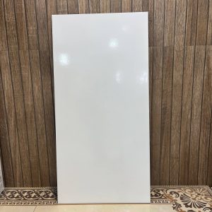 سرامیک سفید ساده براق ۳۰×۶۰